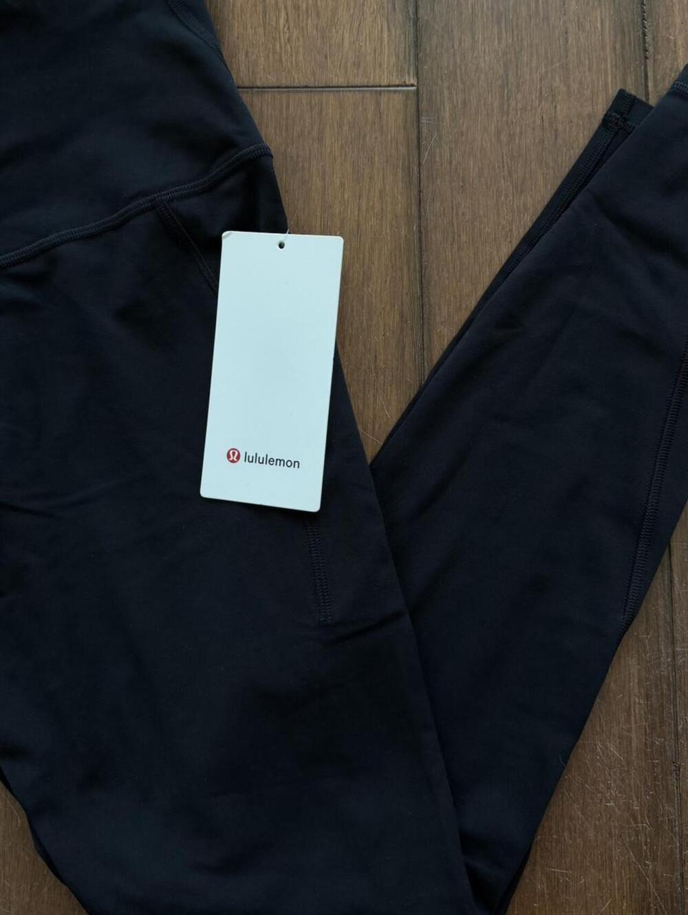 Lululemon Align High Rise 28" with pockets Black Leggings